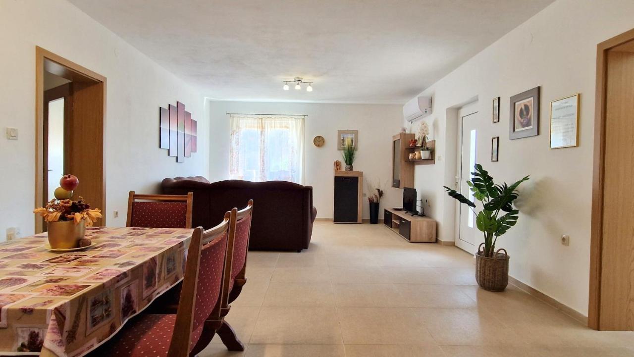 Apartment Katica Krk Town Esterno foto